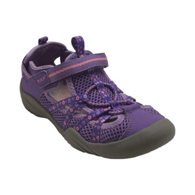 sport chek water shoes