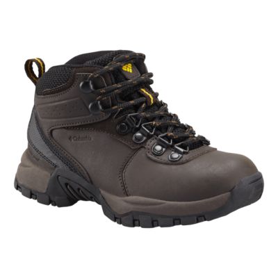 kids hiking boots near me