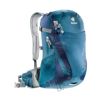 sport chek hiking backpack