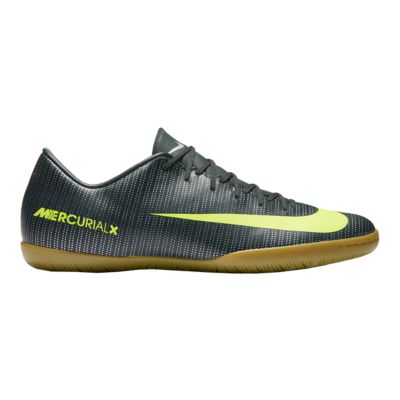 new cr7 indoor shoes