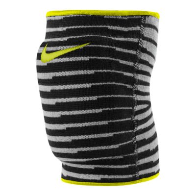 nike essential knee pads