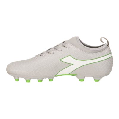 women's outdoor soccer cleats