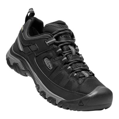 sport chek salomon hiking boots