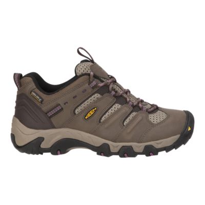 sport chek hiking shoes