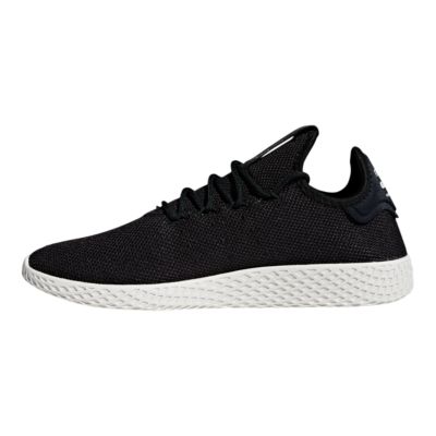 hu tennis shoes black