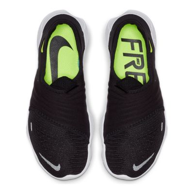 nike running free run flyknit trainers in black