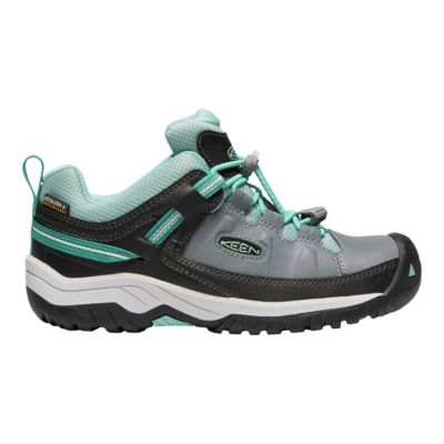 keen low cut hiking shoes