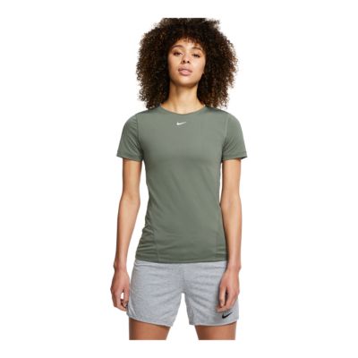 nike slim fit t shirt women's