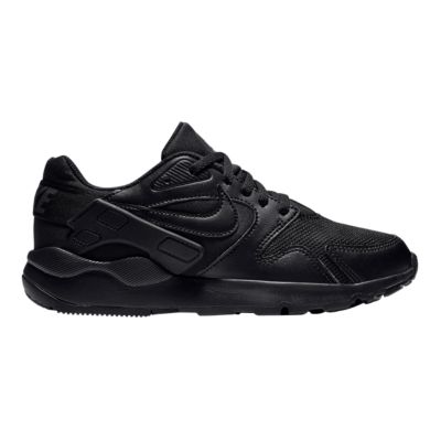 boys black nike sneakers