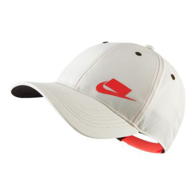 white nike snapback hat