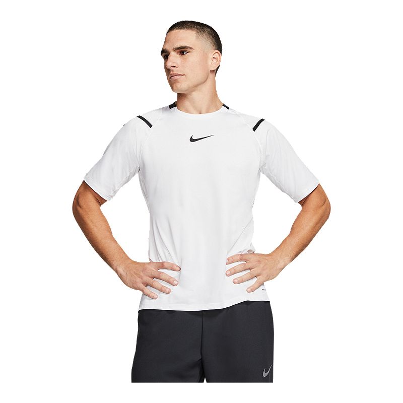 Inseguro Pebish Sofocar Nike Men's NPC AeroAdapt T Shirt | Sport Chek
