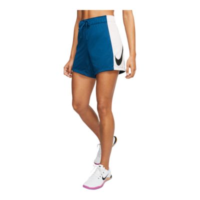 nike dry women's attack icon clash shorts