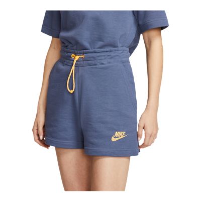 nike women's sportswear icon clash get outside shorts