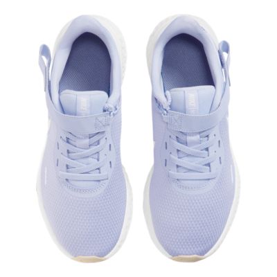 revolution 5 flyease sneaker