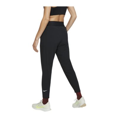 nike essential running pant