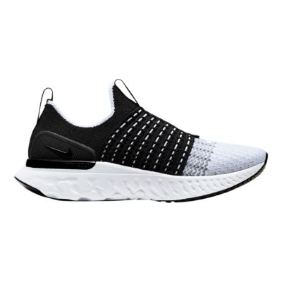 Nike Women's React Phantom Run Flyknit 
