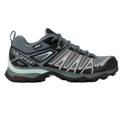 sport chek salomon hiking boots